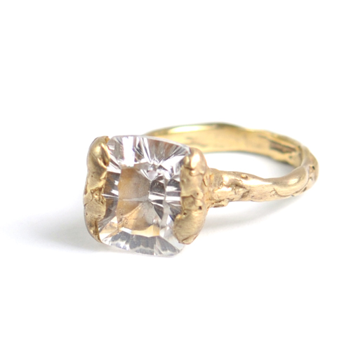 Cave Single Stone Treasure Ring - Click Image to Close